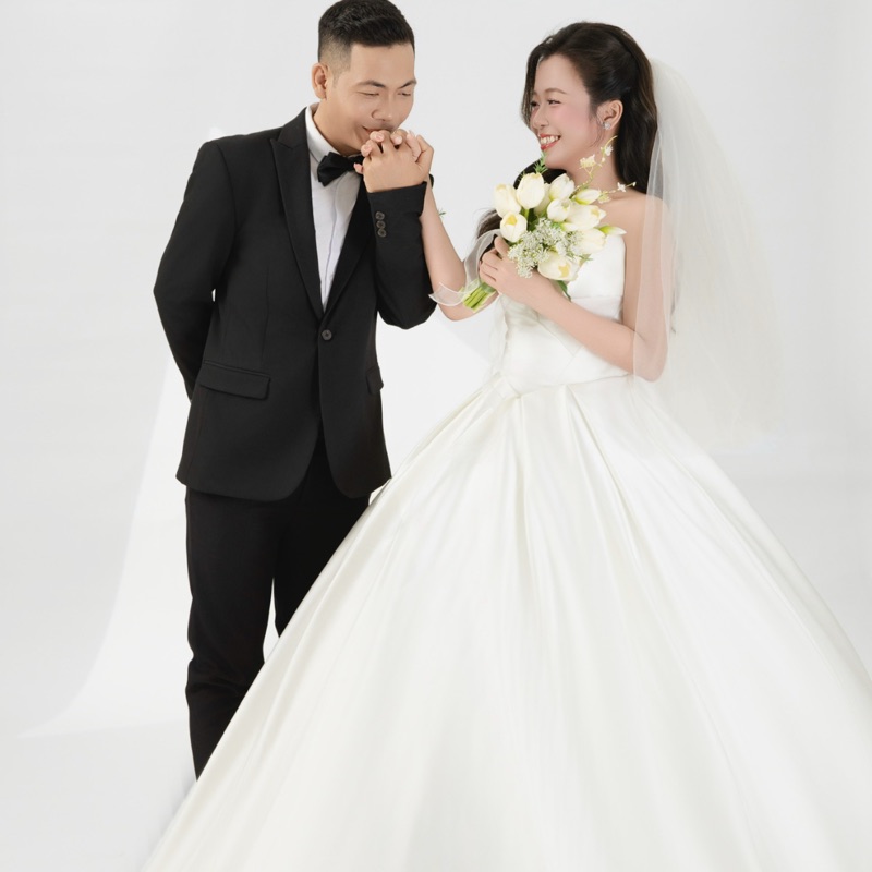 TIỆC CƯỚI NHÀ GÁI