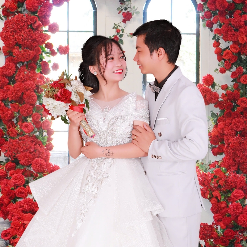 TIỆC CƯỚI NHÀ GÁI